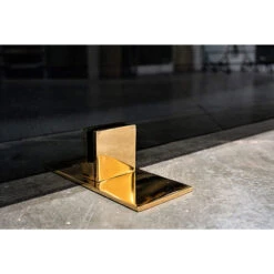 Greylite 2 Freestanding Glass Fireplace Screen | AMS Fireplace -Fireplace Shop BronzeFeetCloseUp web 37132.1675281586