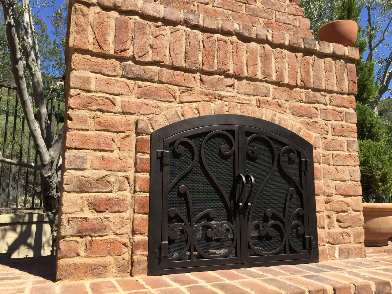 Del Mar Arched Fireplace Door - Wrought Iron 2 Del Mar Arched Fireplace Door - Wrought Iron - Image 2